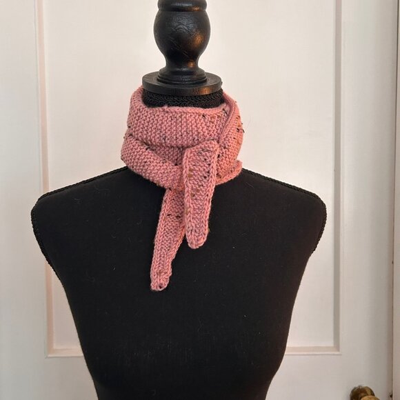 Brand New Hand knit Sophie Scarf in Pink with Flecks of Black & Green Size L - Picture 8 of 10
